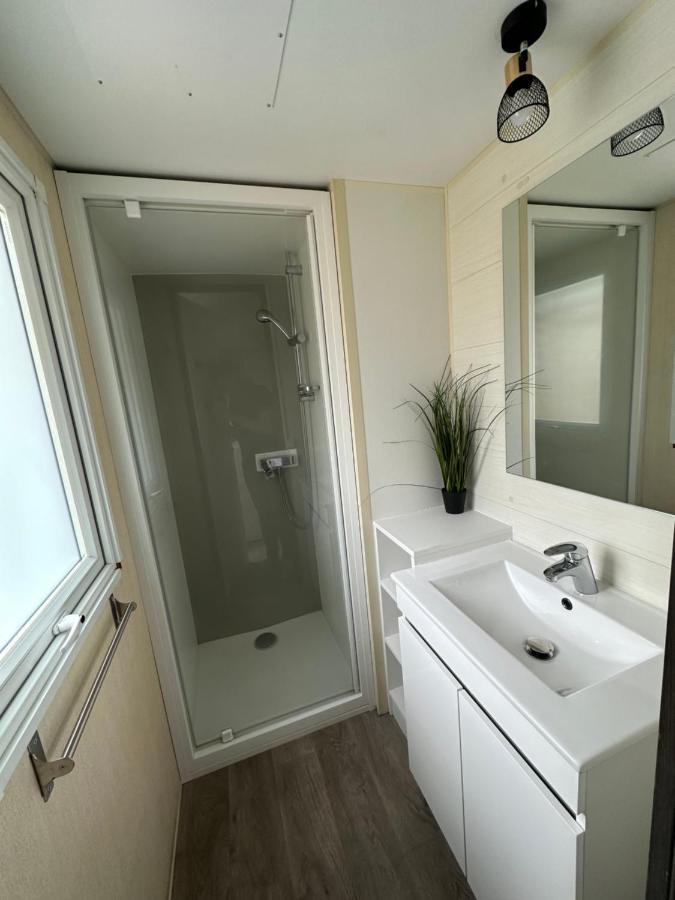 Au P'Tit Bonheur Hotel La Roque-d'Antheron Eksteriør billede