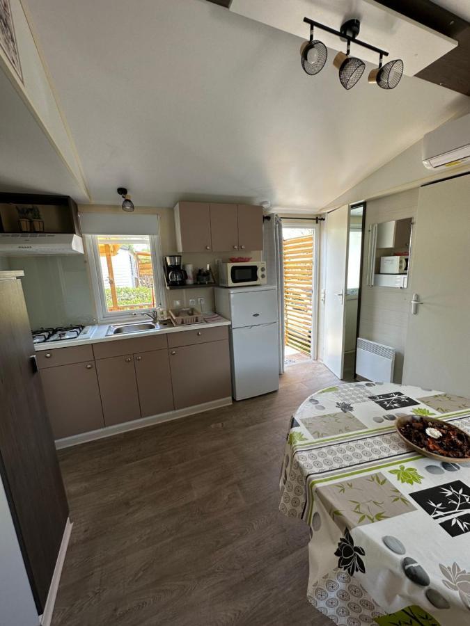 Au P'Tit Bonheur Hotel La Roque-d'Antheron Eksteriør billede