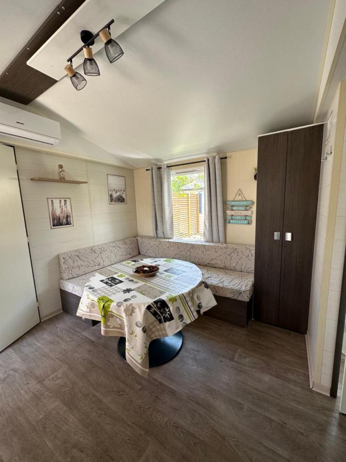 Au P'Tit Bonheur Hotel La Roque-d'Antheron Eksteriør billede